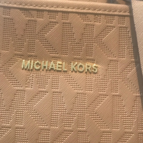 Excellent Medium sized Micheal Kors shoulder purse - Picture 2 of 4